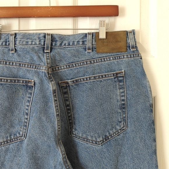 Calvin Klein 90's Vintage Medium Wash Tapered Leg Easy Fit Denim Jeans 38 x 30 - Picture 13 of 16
